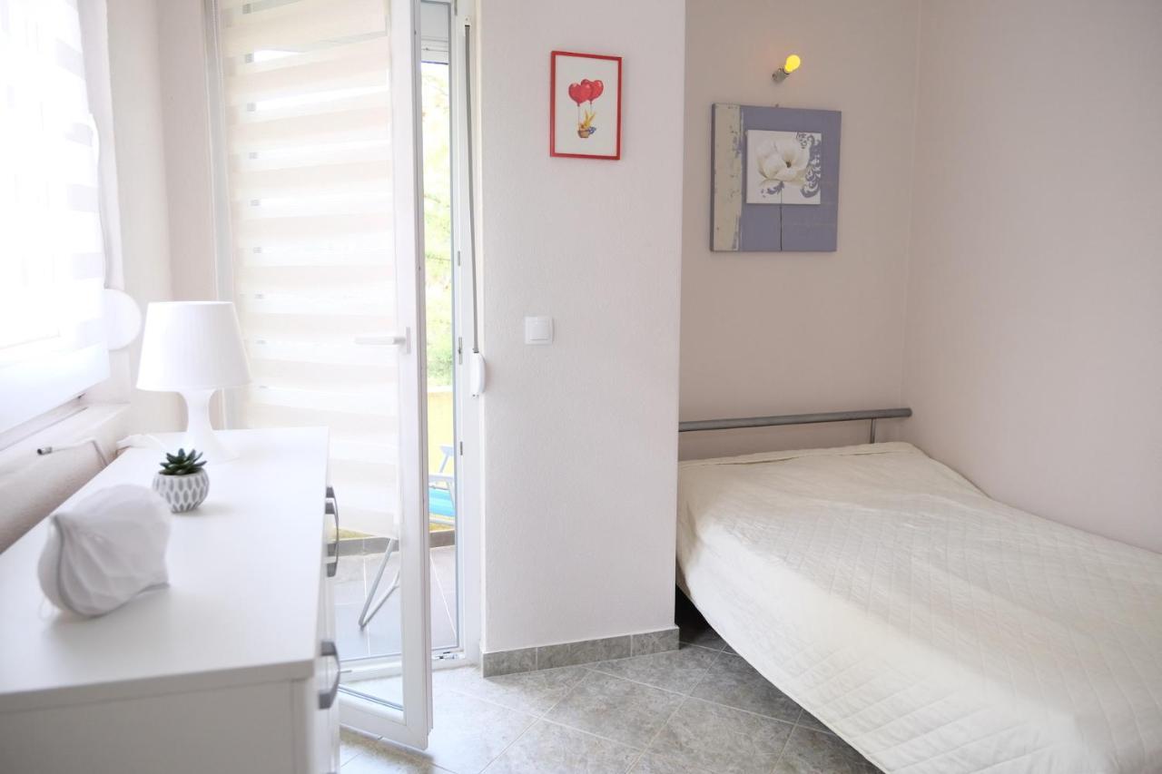 Apartments Jasmina อัตเจฮะห์ ภายนอก รูปภาพ